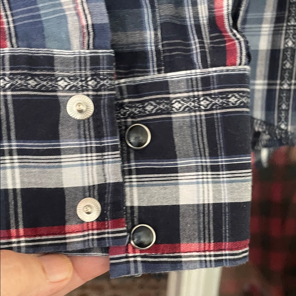 Wrangler shirt Men's Red and Blue Plaid Button Down - Picture 3 of 7